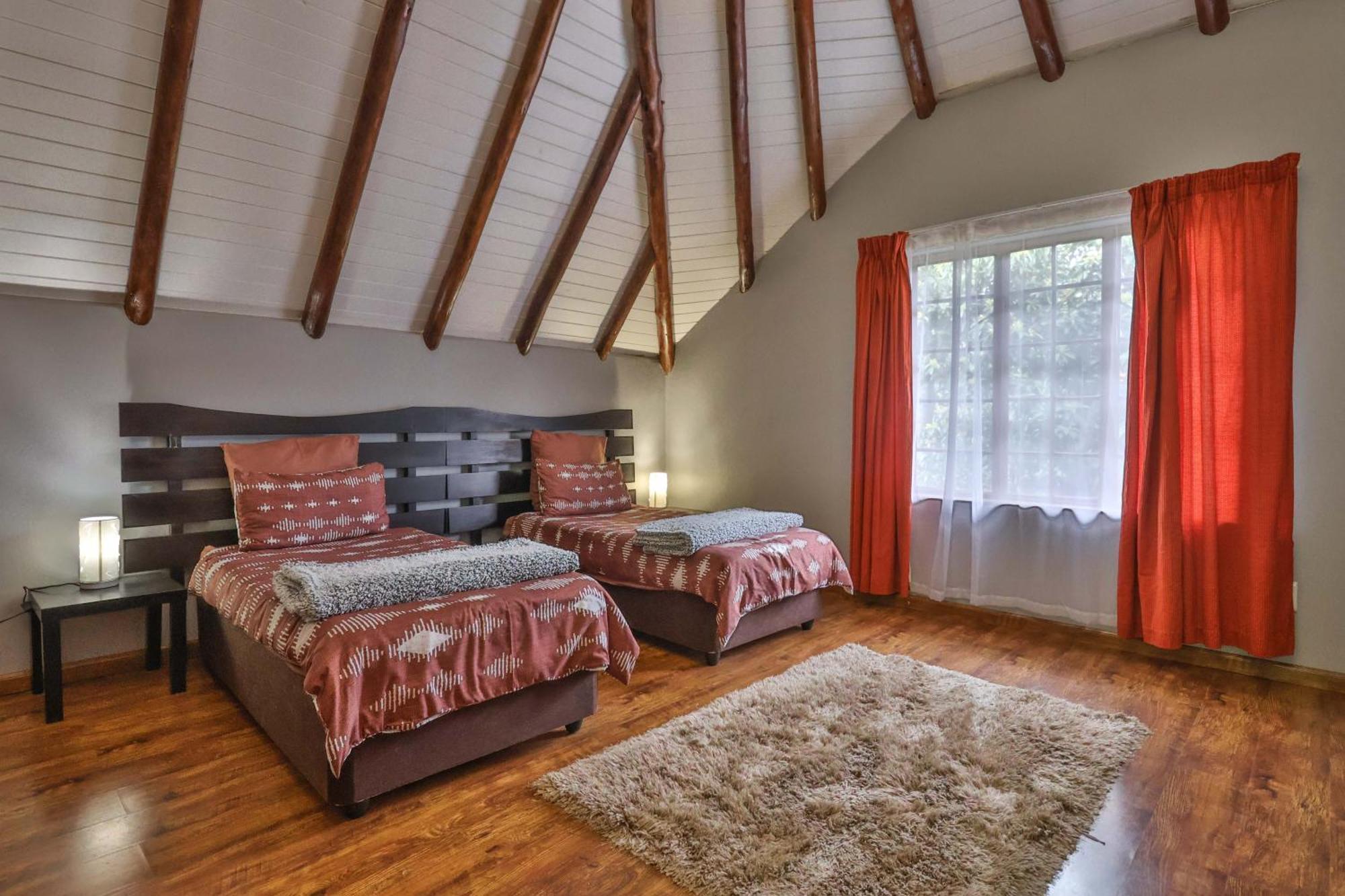 Castle Cottage: Spacious Self-catering Haven In Lush Neighborhood Chalet Hillcrest