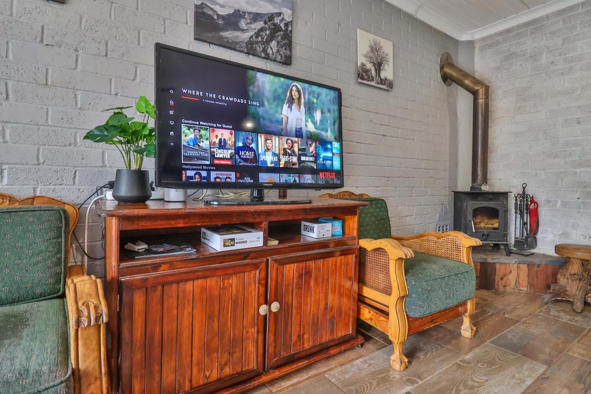 Castle Cottage: Spacious Self-catering Haven In Lush Neighborhood Hillcrest